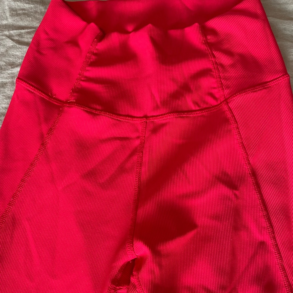 WILO THE LABEL high waited ribbed contour leggings size S. Color red
